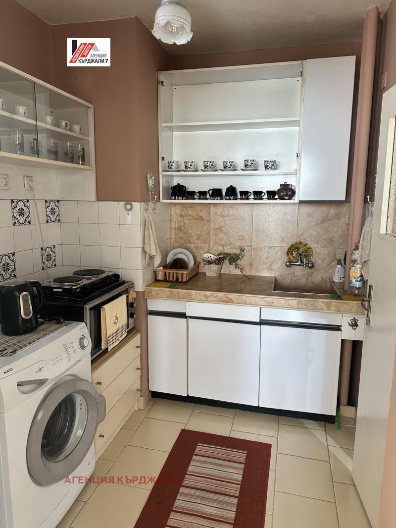 Дава под наем 3-СТАЕН, гр. Кърджали, Център, снимка 5 - Апартаменти - 52953530