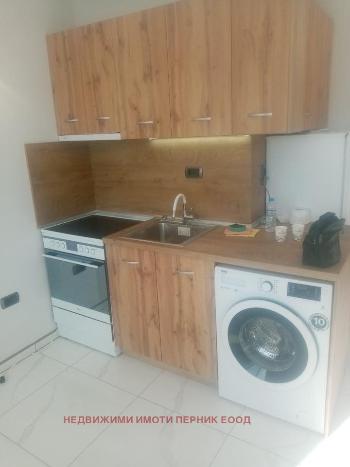 Дава под наем 1-СТАЕН, гр. Перник, Мошино