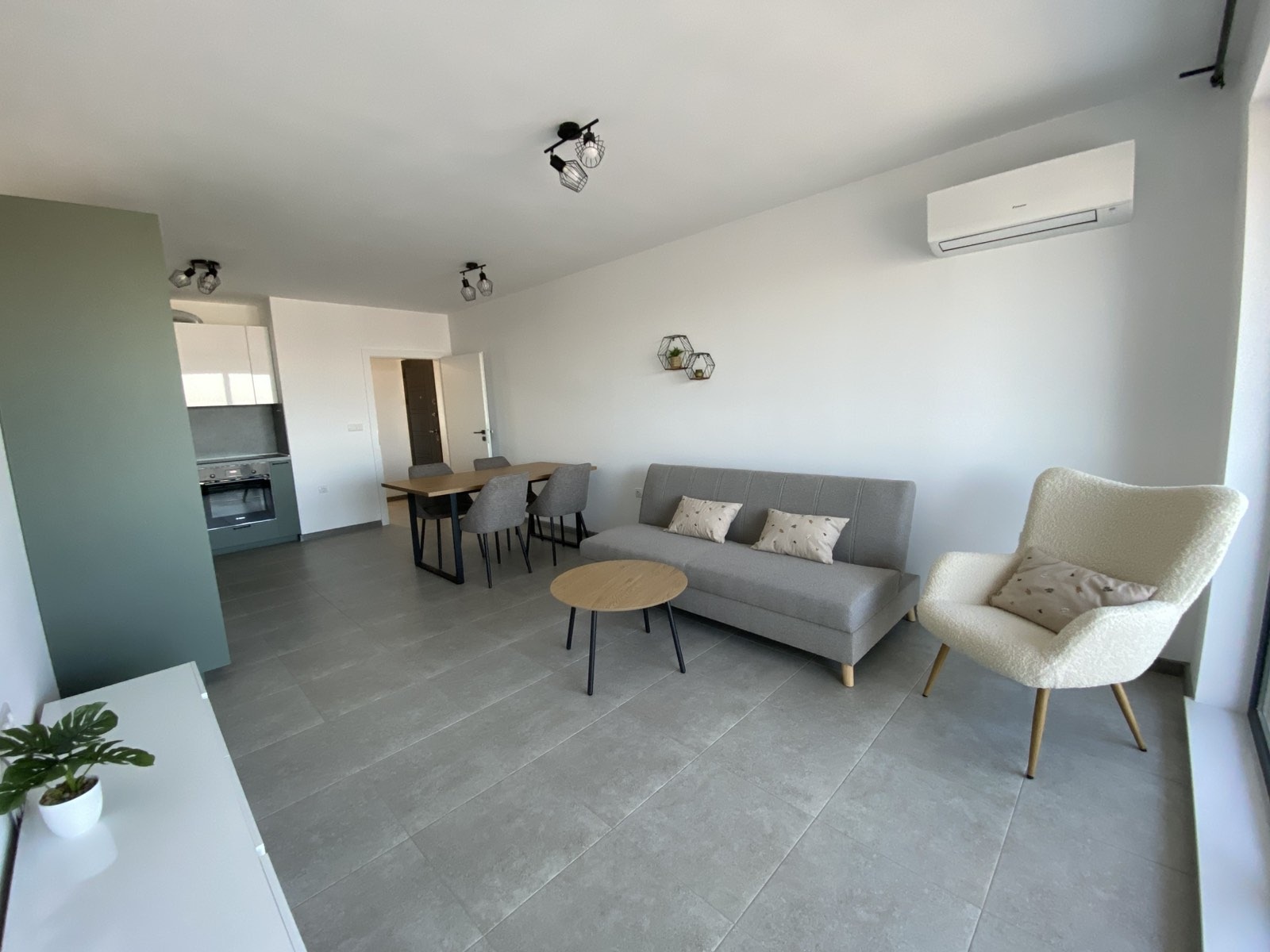 Дава под наем 2-СТАЕН, гр. Пловдив, Христо Смирненски