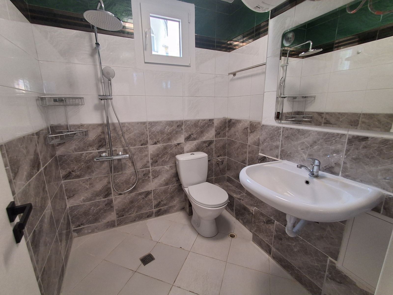 Дава под наем 4-СТАЕН, гр. София, Лозенец, снимка 17 - Апартаменти - 56299878