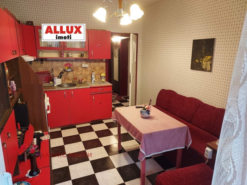 Под наем 2-СТАЕН, град Русе, Възраждане • 490 лв. / 250.53 € • 54292194 1