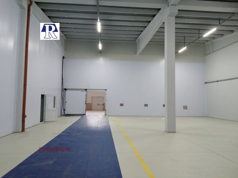 Дава под Наем СКЛАД в град Пловдив, Индустриална зона - Юг - 1000 кв.м / 4 500 € » 8 801.24 лв., РУБИКОН