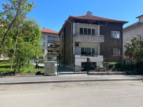 Паркинг простор Изток, Софија