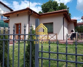 Дава под наем  Къща, град София