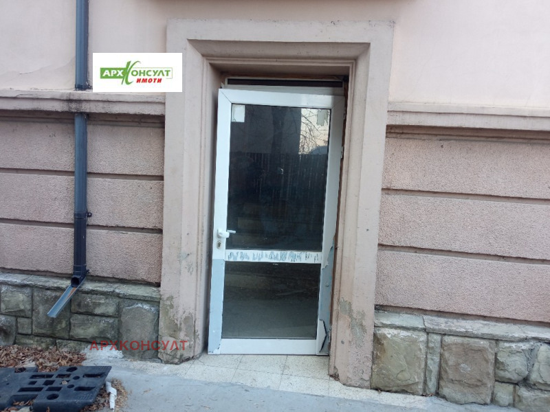 Дава под нем  Склад, град София, Летище София •  800 EUR • ID 42071294 — holmes.bg - [1] 