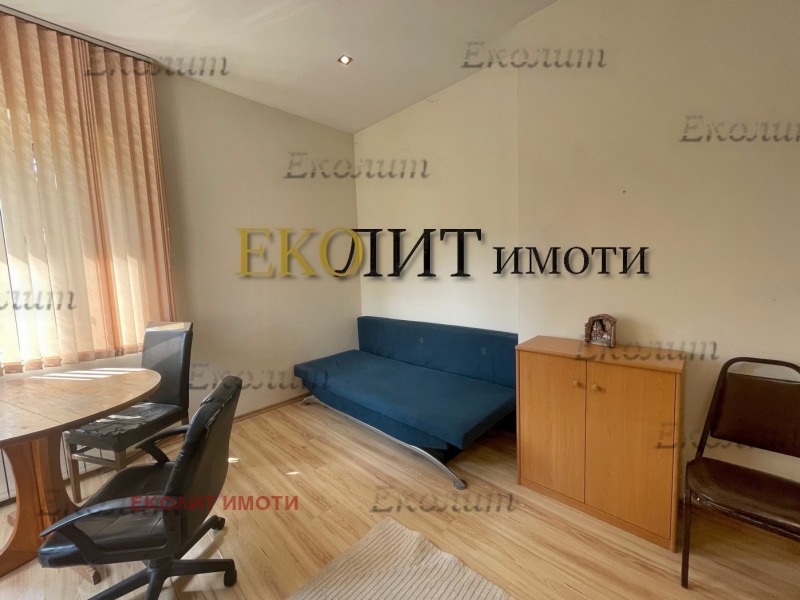 Дава под нем  2-стаен, град София, Оборище •  450 € • ID 16702729 — holmes.bg - [1] 