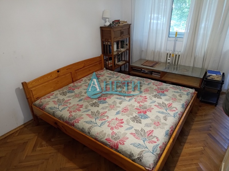 Zu vermieten  3 Schlafzimmer Sofia , Geo Milew , 120 qm | 76728773 - Bild [4]