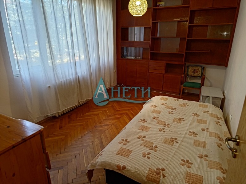 Zu vermieten  3 Schlafzimmer Sofia , Geo Milew , 120 qm | 76728773 - Bild [3]