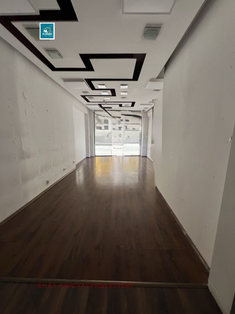 Til leje  Butik Plovdiv , Tsentar , 92 kvm | 51036756