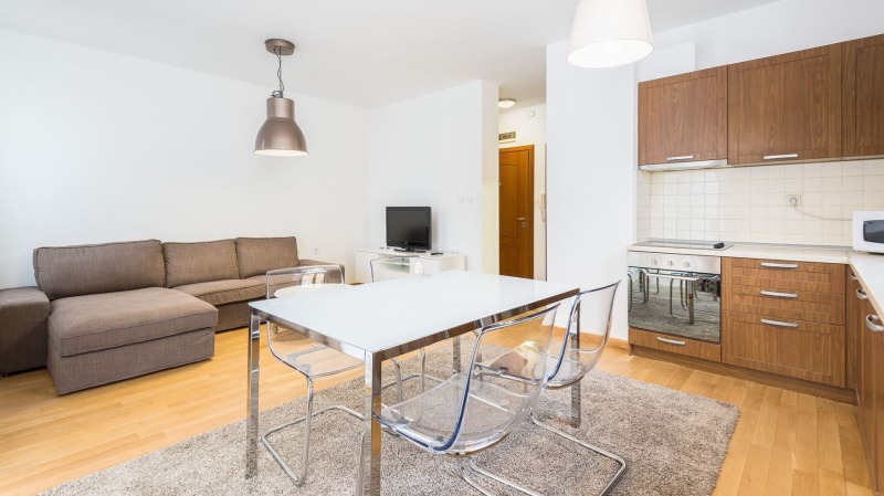 De inchiriat  1 dormitor Sofia , Țentâr , 65 mp | 34971092