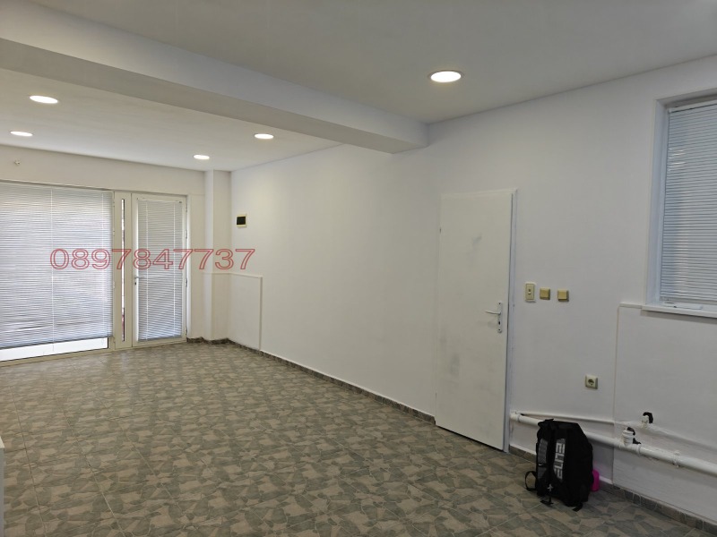 Дава под наем ОФИС, гр. Варна, Колхозен пазар, снимка 4 - Офиси - 53156190