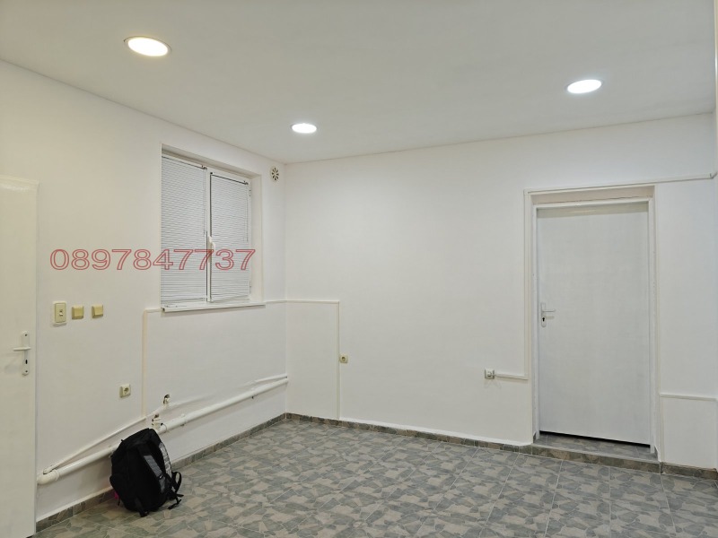 Дава под наем ОФИС, гр. Варна, Колхозен пазар, снимка 2 - Офиси - 53156190