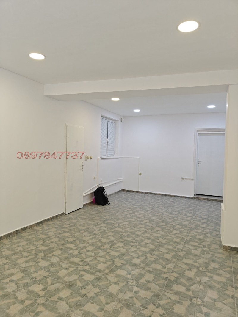 Дава под наем ОФИС, гр. Варна, Колхозен пазар, снимка 3 - Офиси - 53156190