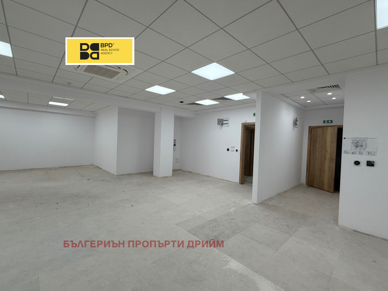 En renta  Oficina Varna , JEI , 240 metros cuadrados | 66492451 - imagen [8]