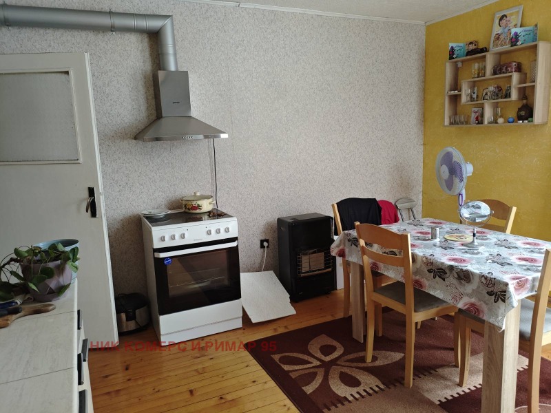 Дава под наем ЕТАЖ ОТ КЪЩА, гр. Перник, Ралица, снимка 3 - Етаж от къща - 53071546