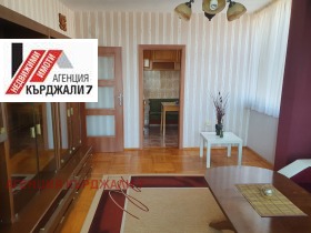 Дава под наем 3-стаен