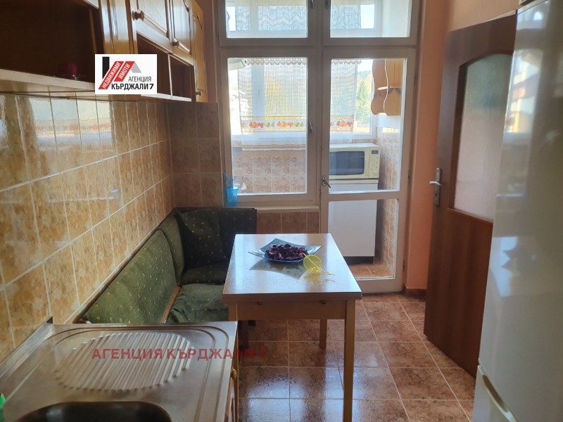 Дава под наем  3-стаен град Кърджали , Студен кладенец , 70 кв.м | 39273045 - изображение [13]