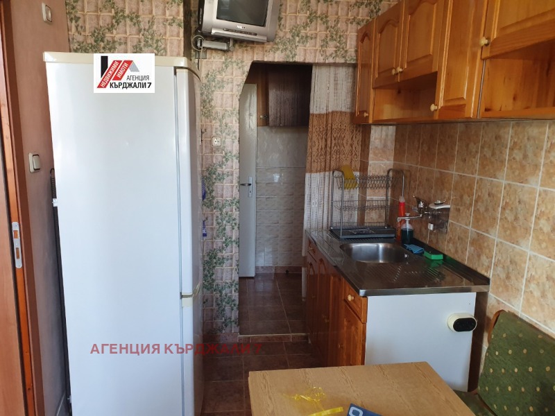 Дава под наем  3-стаен град Кърджали , Студен кладенец , 70 кв.м | 39273045 - изображение [11]
