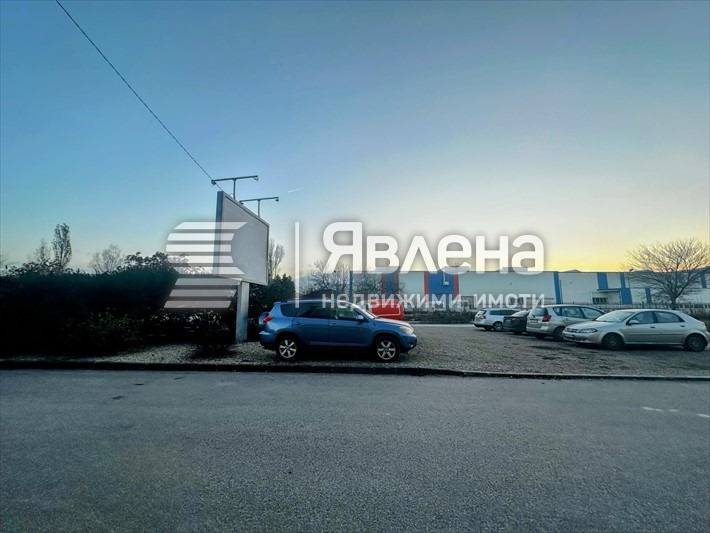 Дава под наем СКЛАД, гр. София, Военна рампа, снимка 14 - Складове - 55535118