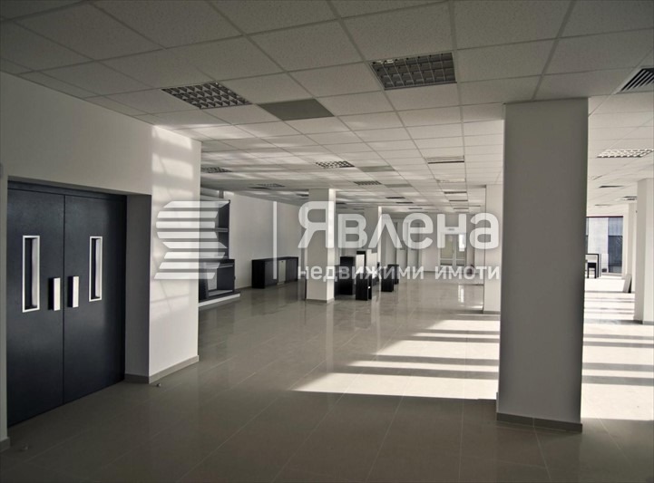 Дава под наем СКЛАД, гр. София, Военна рампа, снимка 5 - Складове - 55535118