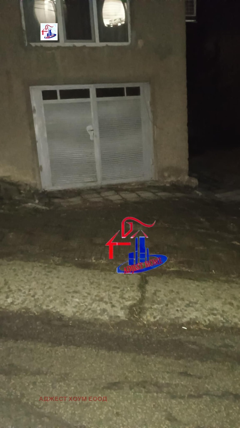 Дава под наем ГАРАЖ, ПАРКОМЯСТО, гр. Шумен, Дивизионна болница, снимка 4 - Гаражи и паркоместа - 53004136