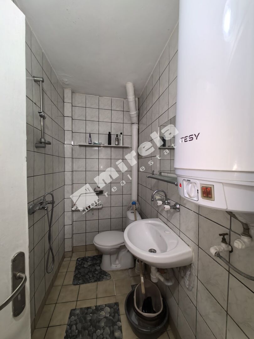 Дава под наем 2-СТАЕН, гр. Ямбол, Център, снимка 5 - Апартаменти - 54326764