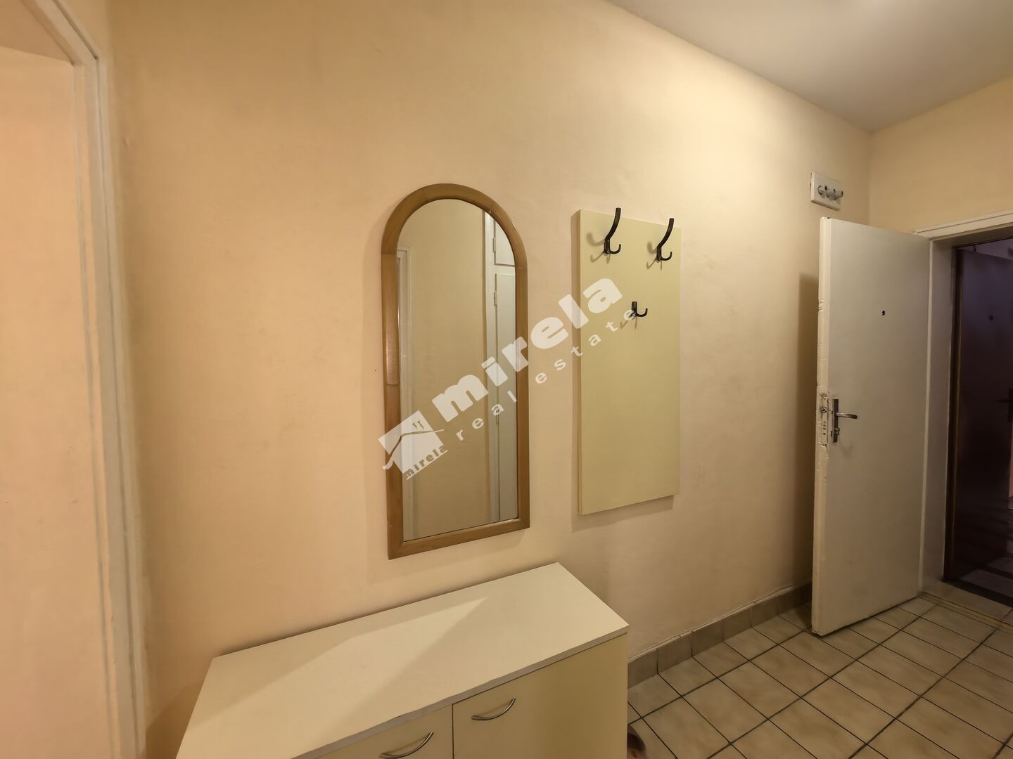 Дава под наем 2-СТАЕН, гр. Ямбол, Център, снимка 6 - Апартаменти - 54326764