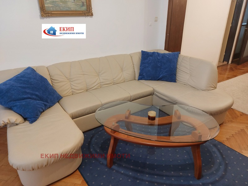 Издаје се  2 спаваће собе Софија , Центар , 100 м2 | 34918312