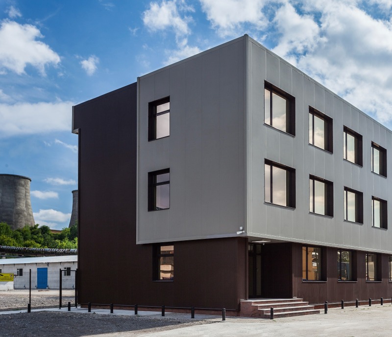Дава под Наем ОФИС в град Русе, Промишлена зона - Изток - 300 кв.м / 1 500 € » 2 933.75 лв., СТРОЙТЕХНИКА МАНЕВ ЕООД