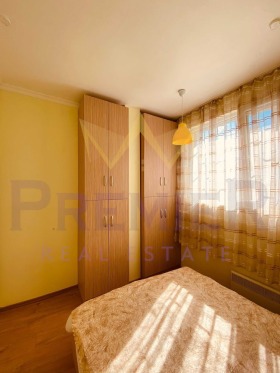 1 chambre Tsveten kvartal, Varna 7