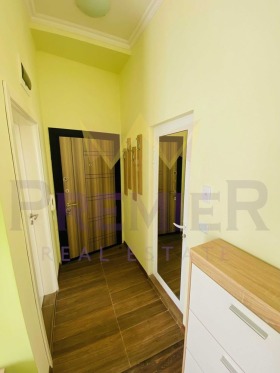 1 chambre Tsveten kvartal, Varna 8