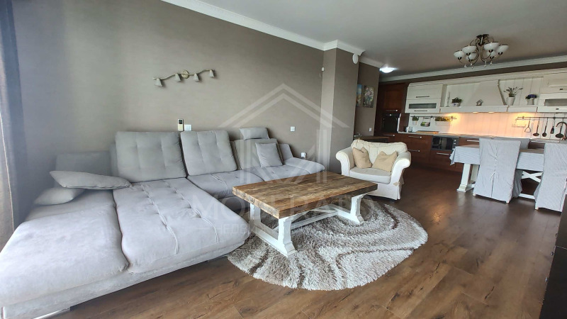 Te huur  2 slaapkamers Burgas , Lazur , 120 m² | 85062427