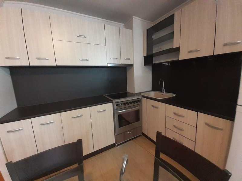 Zu vermieten  1 Schlafzimmer Plowdiw , Karschijaka , 60 qm | 89651904
