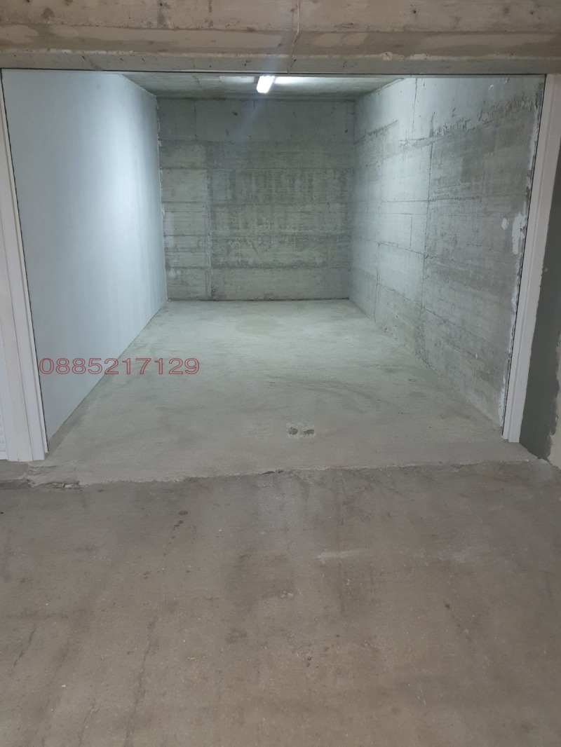 Дава под наем ГАРАЖ, ПАРКОМЯСТО, гр. Варна, Завод Дружба, снимка 3 - Гаражи и паркоместа - 53564121