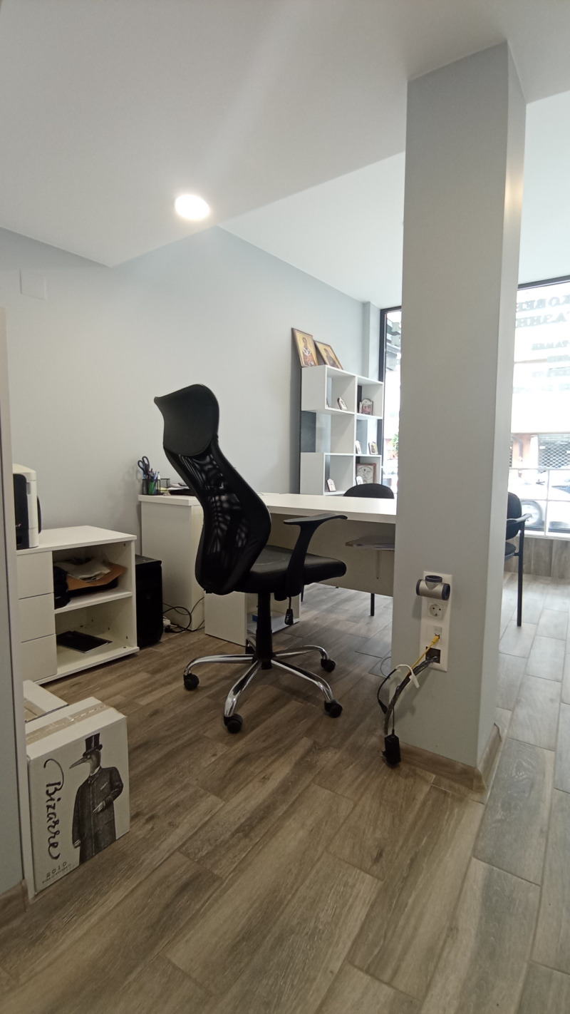 Vuokrattavana  Myymälä Sofia , Javorov , 35 neliömetriä | 59626010 - kuva [2]