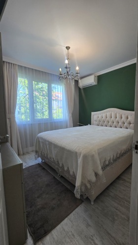 3+ sypialni Centar, Burgas 4