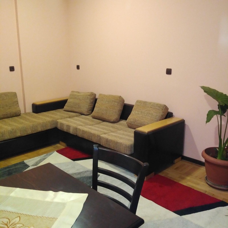 K pronájmu  1 ložnice Sofia , Tolstoj , 80 m2 | 86894099