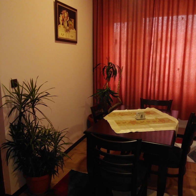 K pronájmu  1 ložnice Sofia , Tolstoj , 80 m2 | 86894099 - obraz [3]