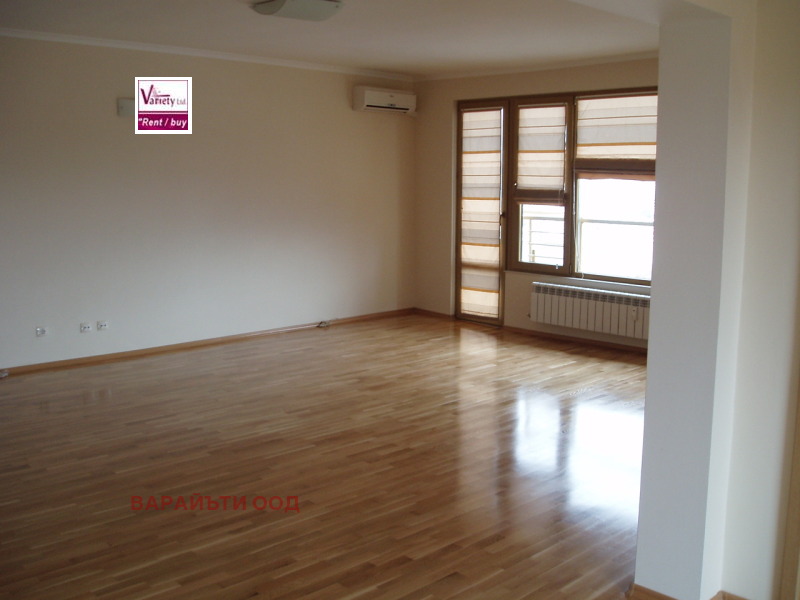 For Rent  3+ bedroom Sofia , Izgrev , 195 sq.m | 28303814