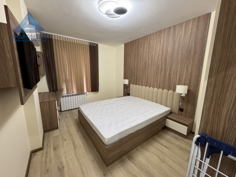 De inchiriat  2 dormitoare Pleven , Șiroc țentâr , 86 mp | 92113244 - imagine [9]