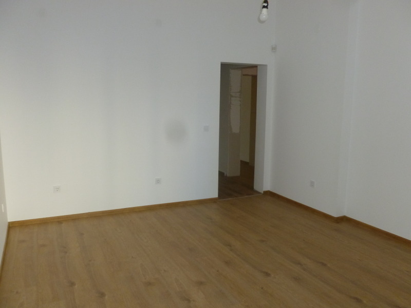 Zu vermieten  3+ Schlafzimmer Sofia , Doktorski pametnik , 108 qm | 65491392 - Bild [5]