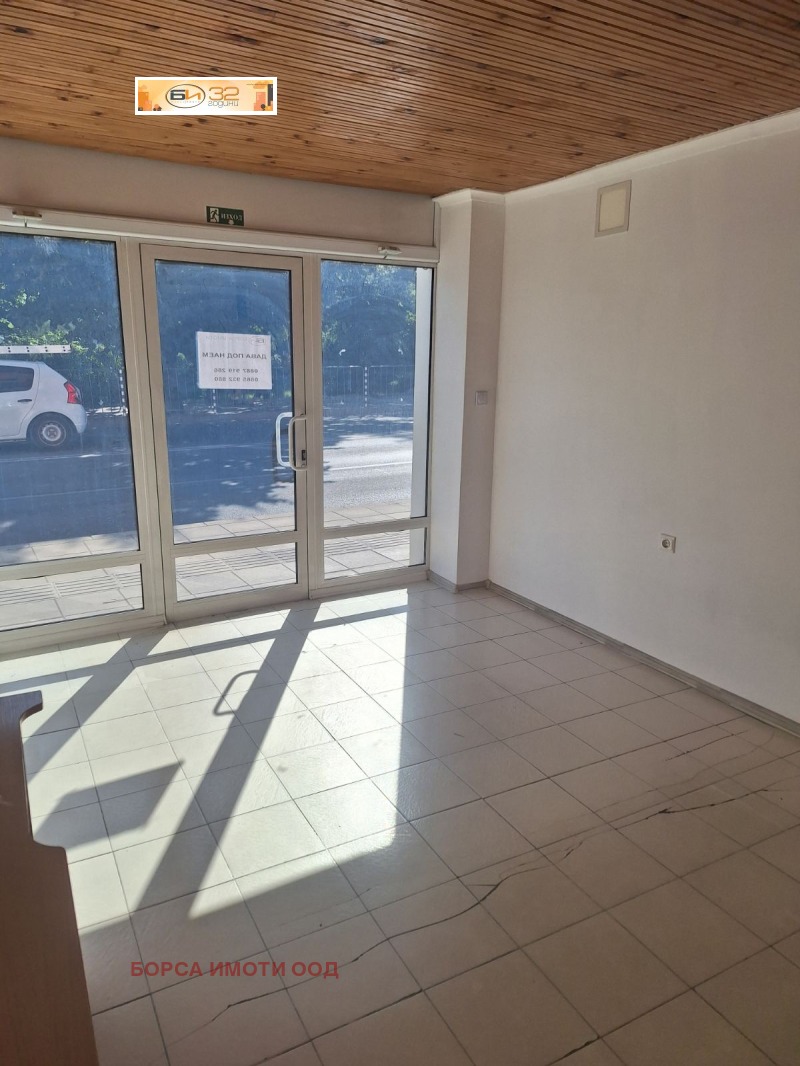 Προς ενοικίαση  Κατάστημα Βρατσα , ΤΣενταρ , 37 τ.μ | 75644389