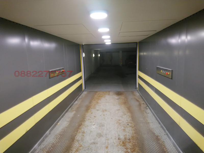 Дава под наем ГАРАЖ, ПАРКОМЯСТО, гр. София, Зона Б-5, снимка 3 - Гаражи и паркоместа - 53029563