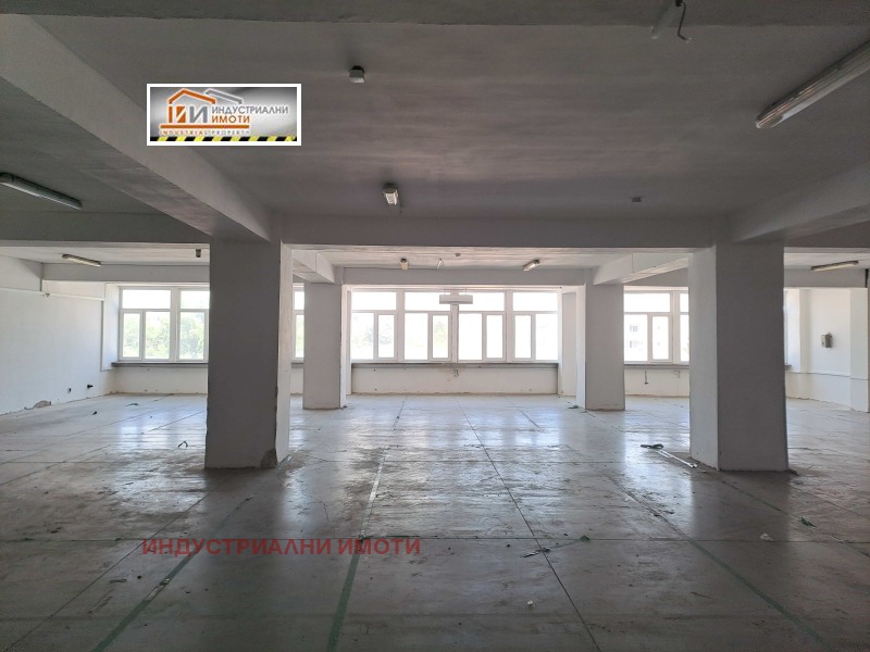 Do wynajęcia  Budynek przemysłowy Plowdiw , Industrialna zona - Jug , 560 mkw | 92303222