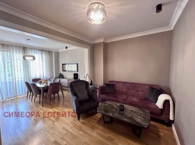 2 slaapkamers Doktorski pametnik, Sofia