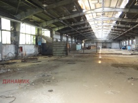 Складове под наем в град Бургас, Промишлена зона - Юг - изображение 3 