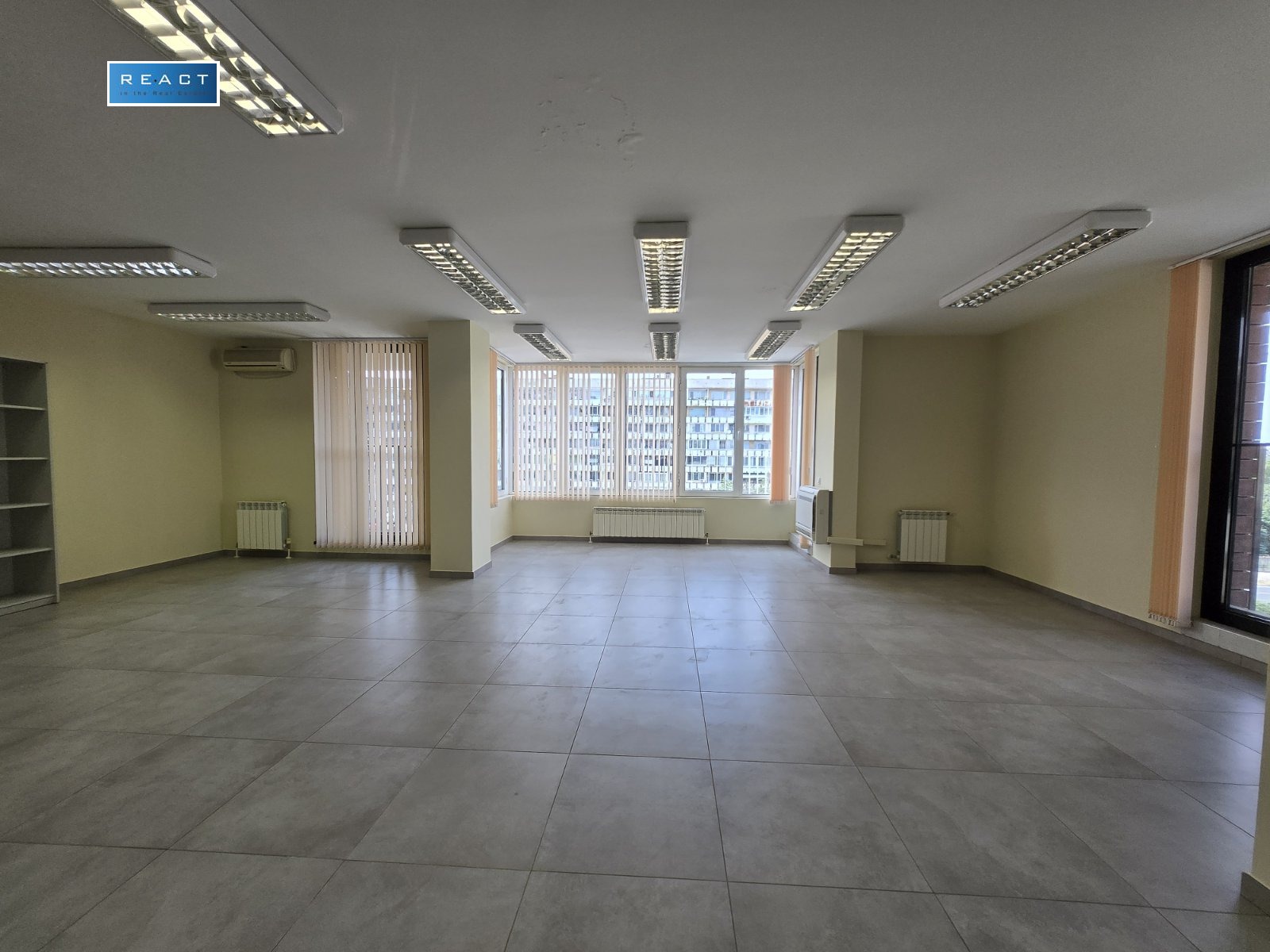 Дава под наем ОФИС, гр. София, Гоце Делчев, снимка 2 - Офиси - 51176965