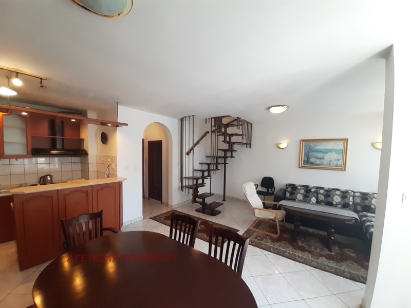 Kiadó  Bérlakás Sofia , Hladilnika , 114 négyzetméter | 84818581