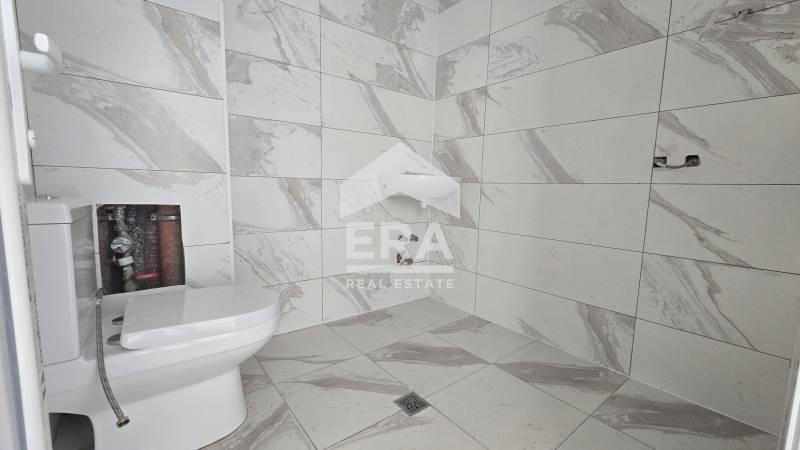 Дава под наем МАГАЗИН, гр. Велико Търново, Зона Б, снимка 2 - Магазини - 52403953