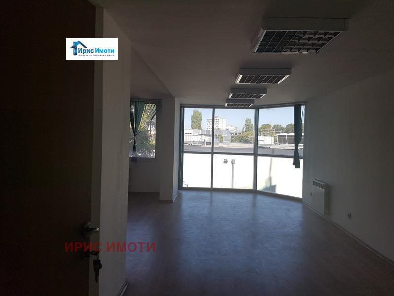 Te huur  Kantoor Sofia , Tsentar , 68 m² | 24548937 - afbeelding [2]